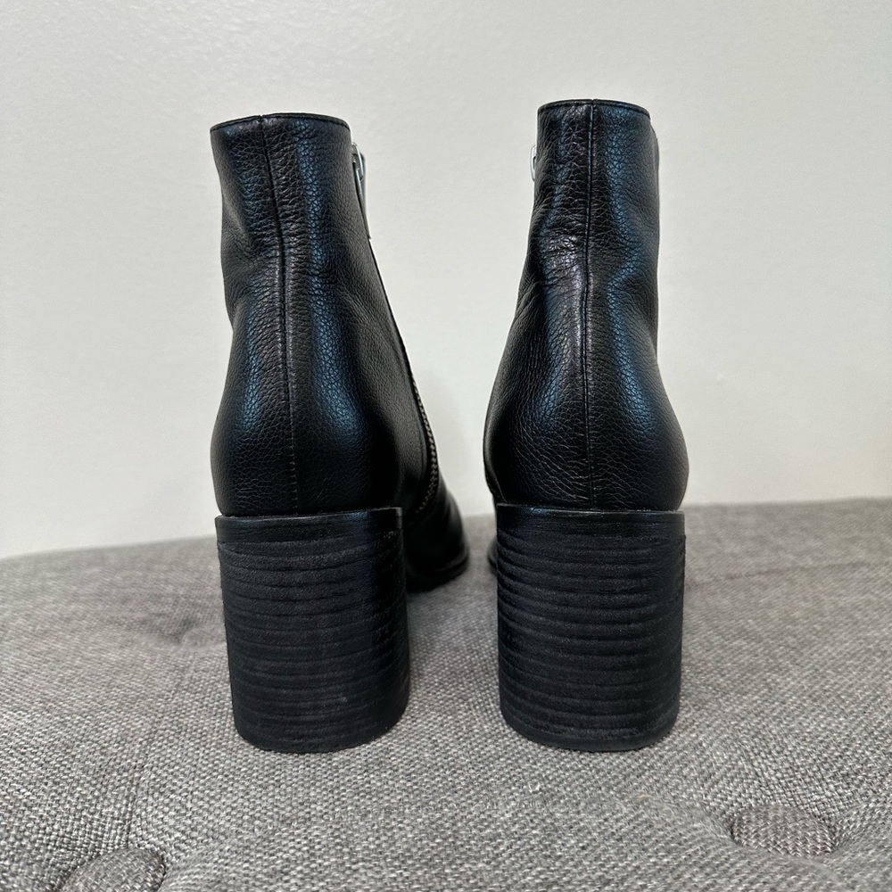 Elegant Black Leather Heeled Boots - Picture 6 of 10